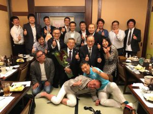 三元ラセン管工業　高島会長のお祝い