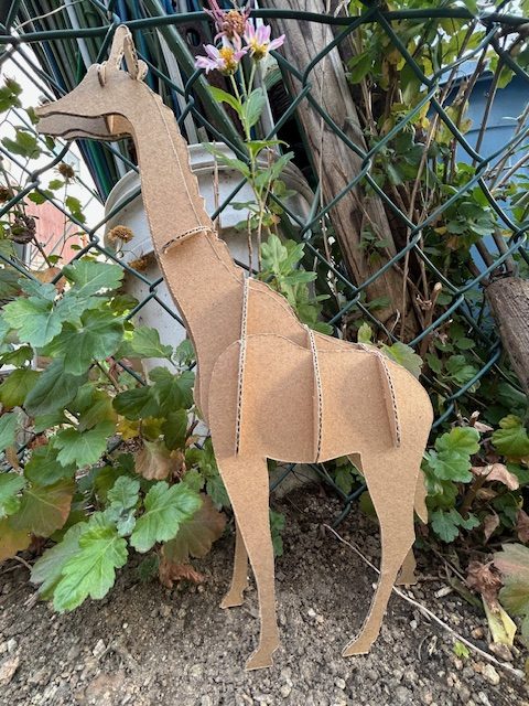 ダンボール工作キット発売！