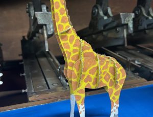 ダンボール工作(￣▽￣)／